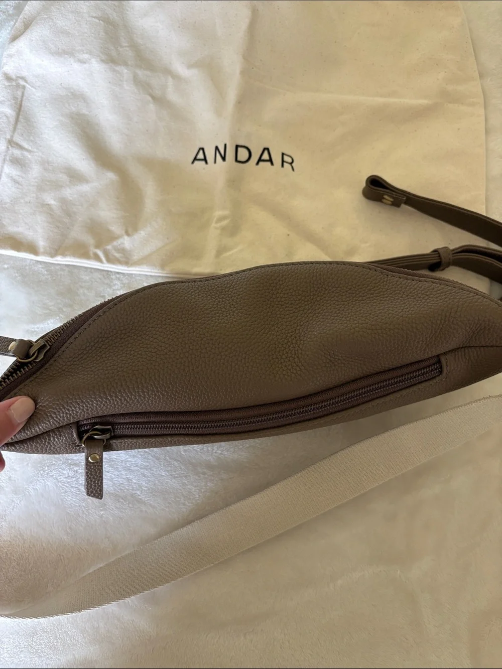 Andar brown leather
